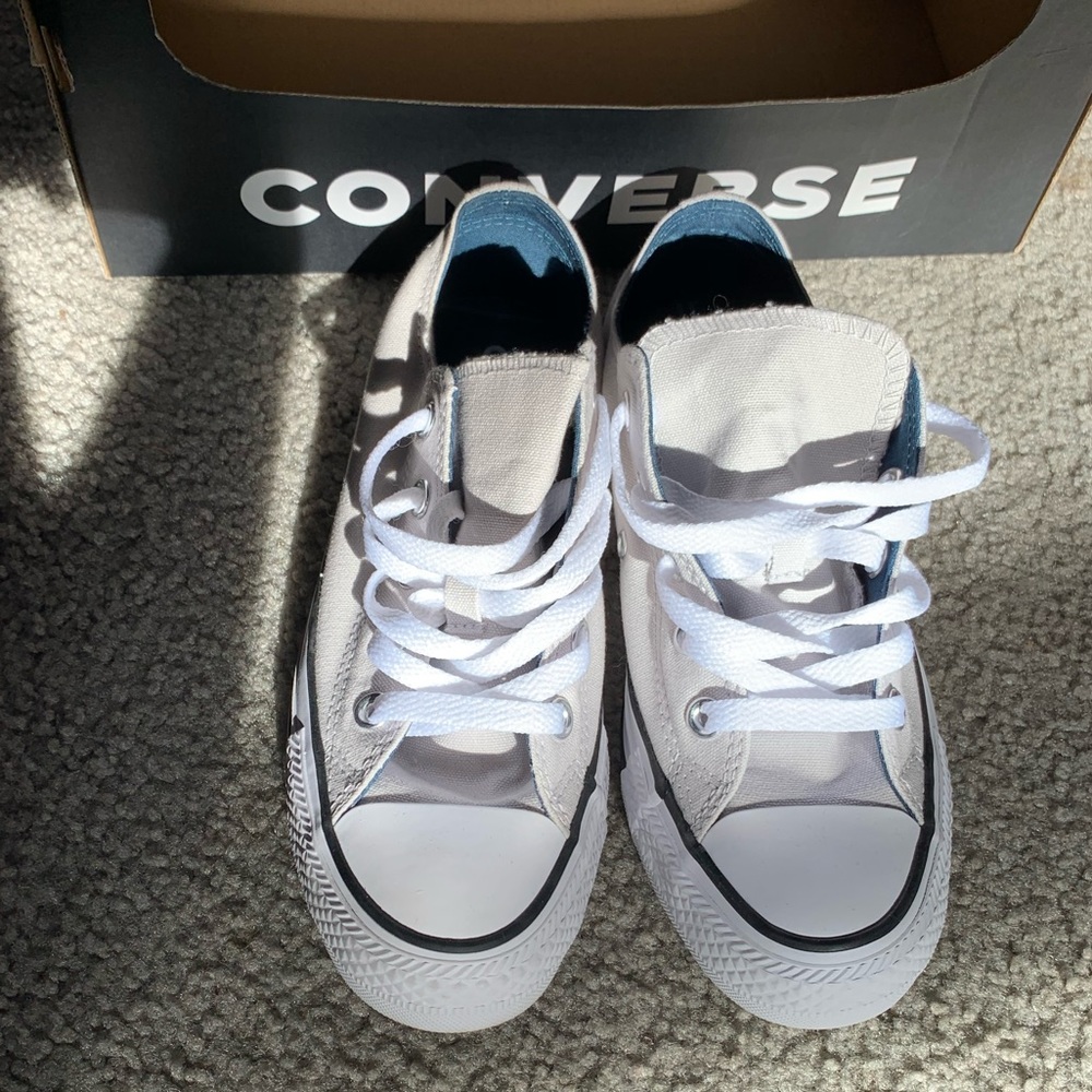 Women’s converse